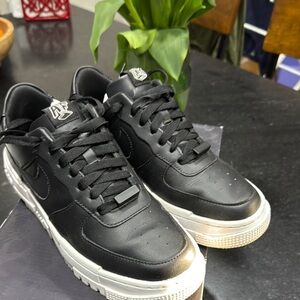 Nike Air Force 1 Black Sneakers